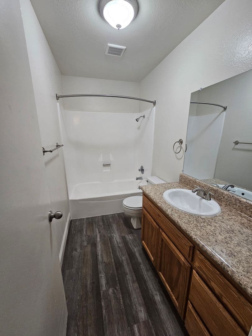 Fresno Apartment: 4918 N. Ninth