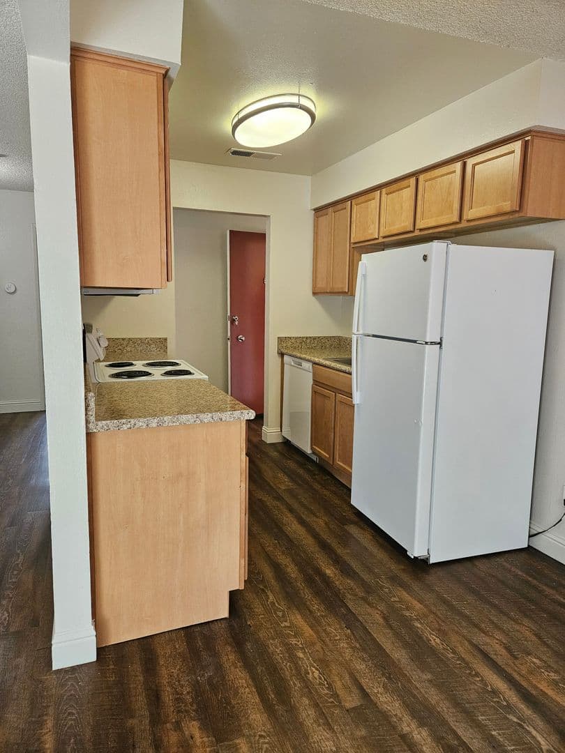 Fresno Apartment: 4918 N. Ninth
