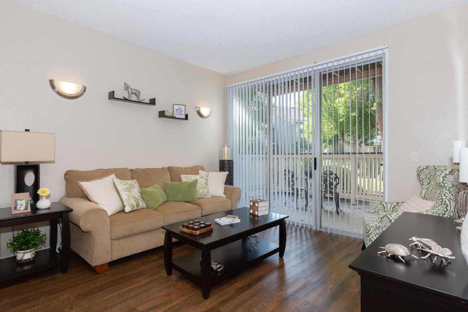 Bakersfield Apartment: 8101 Camino Media