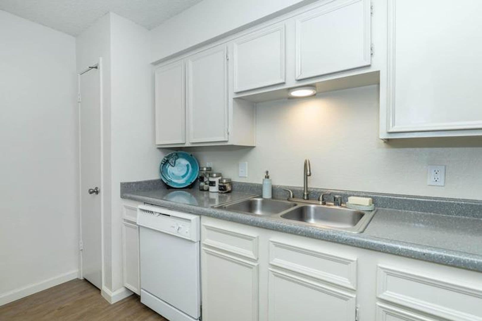 Clovis Apartment: 1201 Scott Ave.