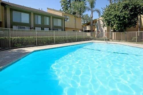 Bakersfield Apartment: 800 New Stine Road