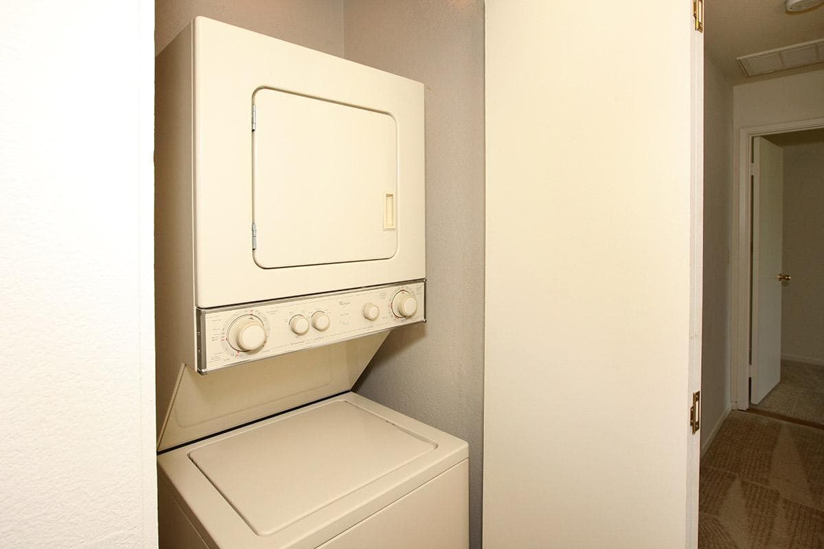 Bakersfield Apartment: 8200 Kroll Way