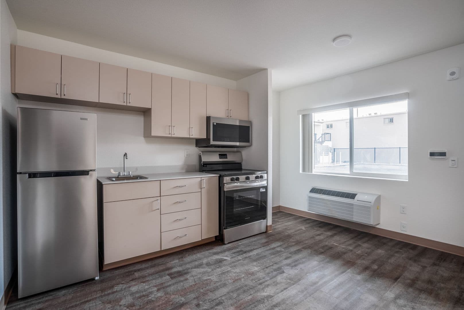 Fresno Apartment: 1840 Broadway Street