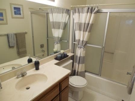 Bakersfield Apartment: 8101 Camino Media