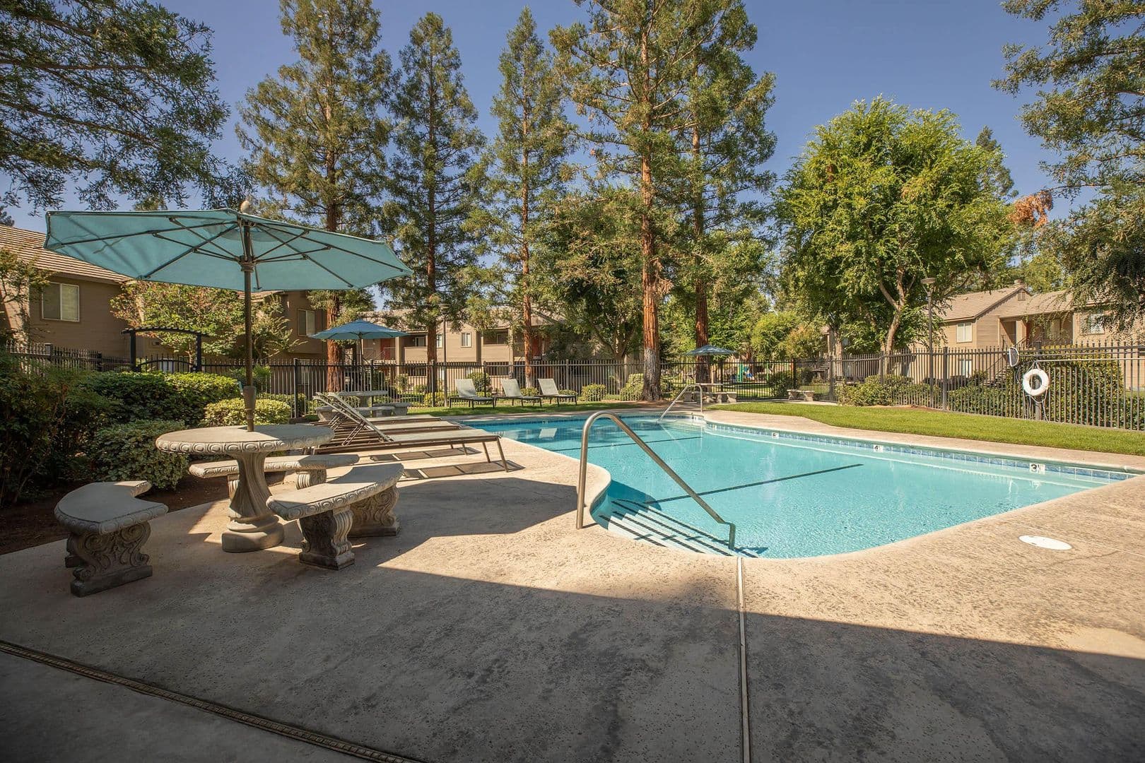 Clovis Apartment: 100 Fowler Ave.