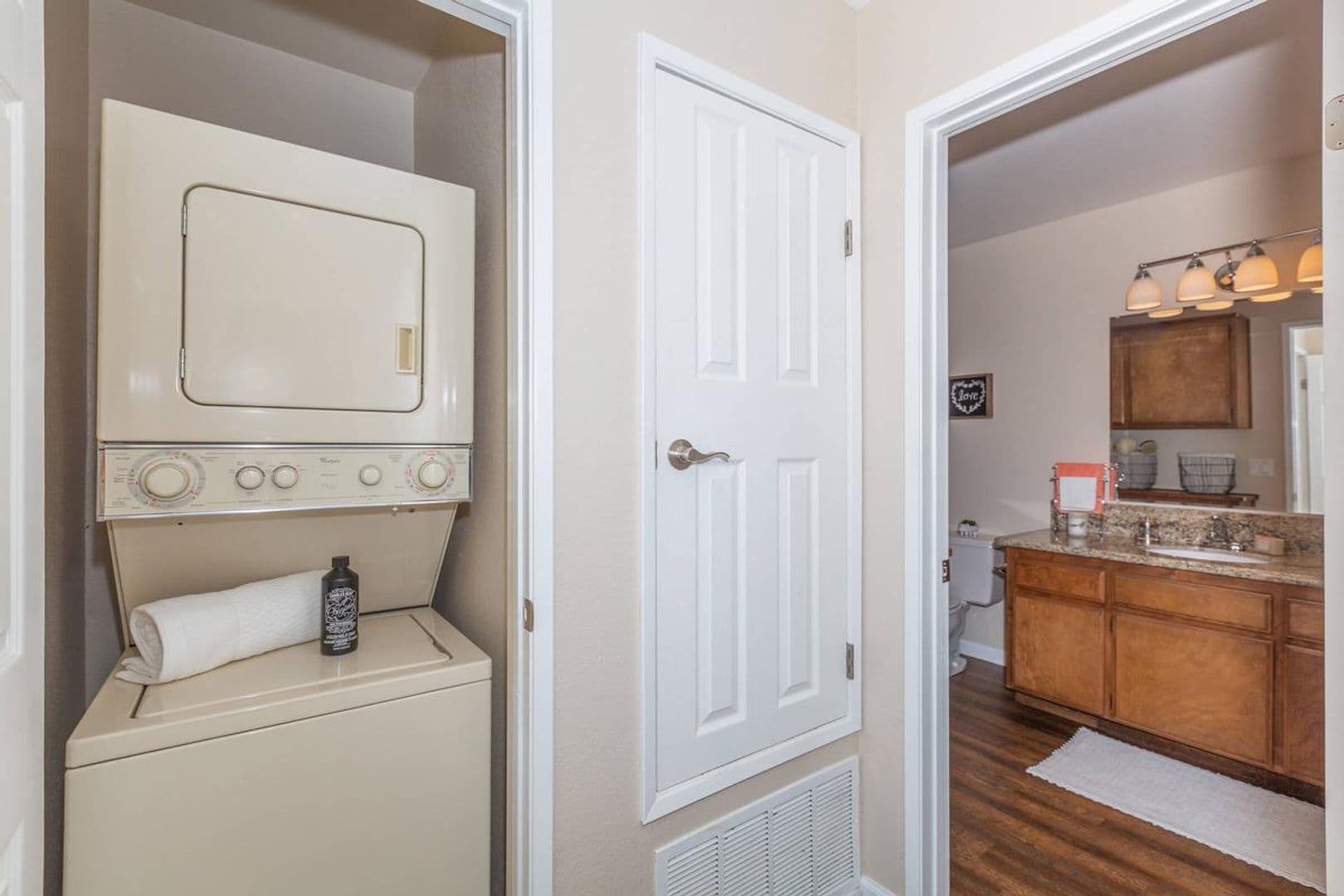 Bakersfield Apartment: 8101 Camino Media