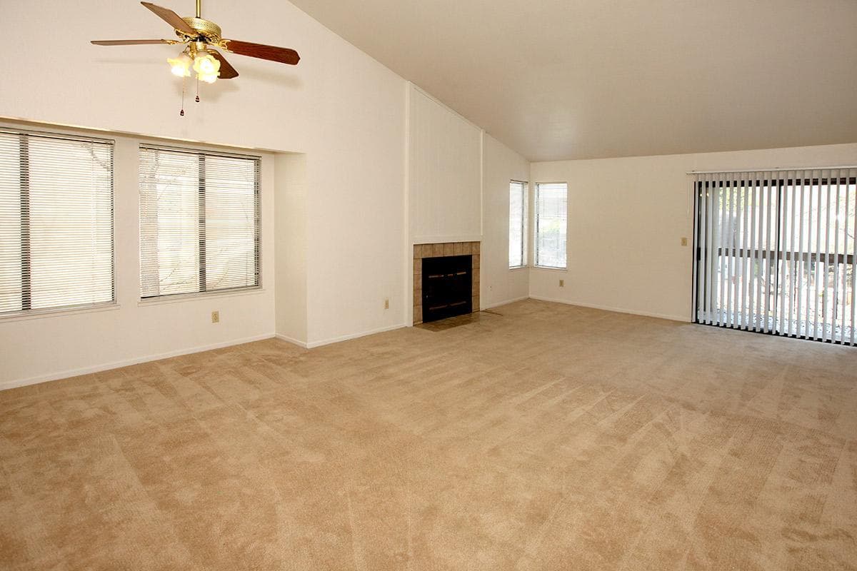 Bakersfield Apartment: 8200 Kroll Way