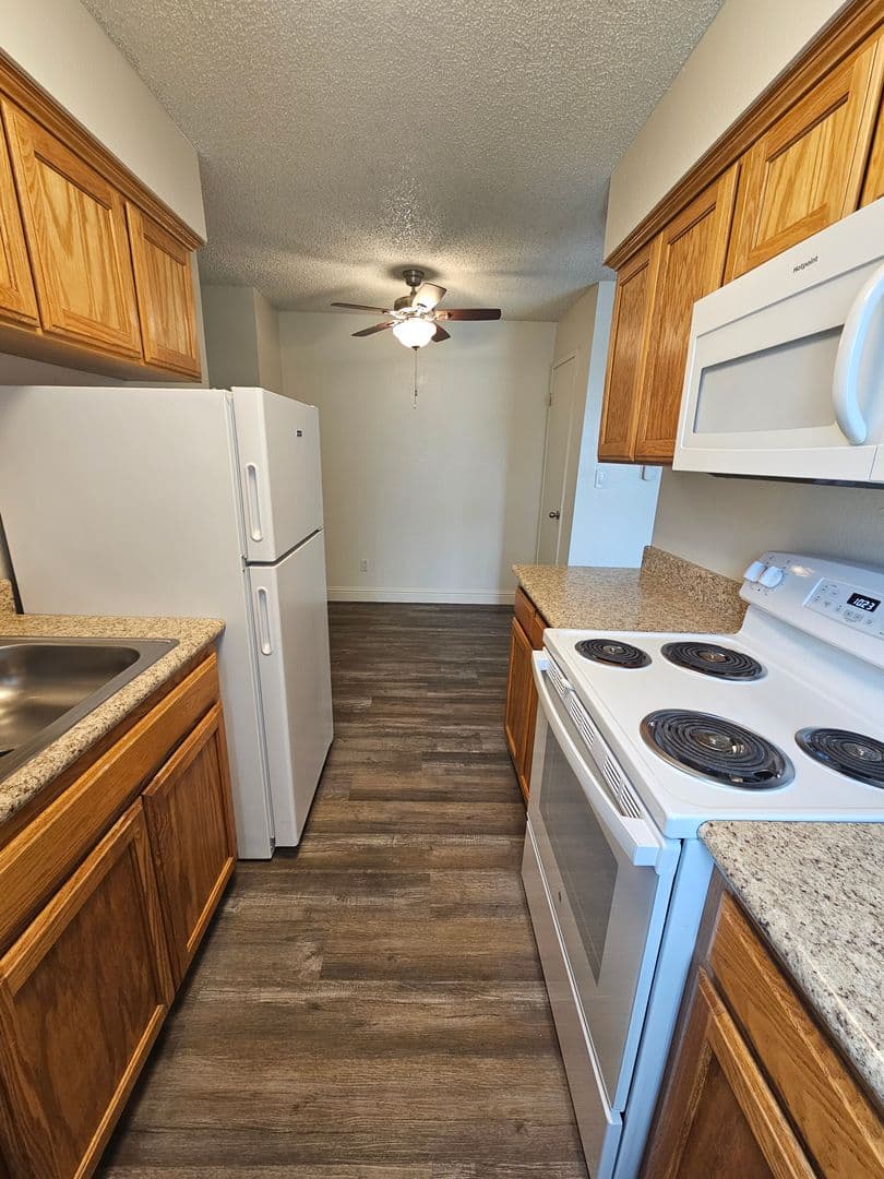 Fresno Apartment: 4918 N. Ninth