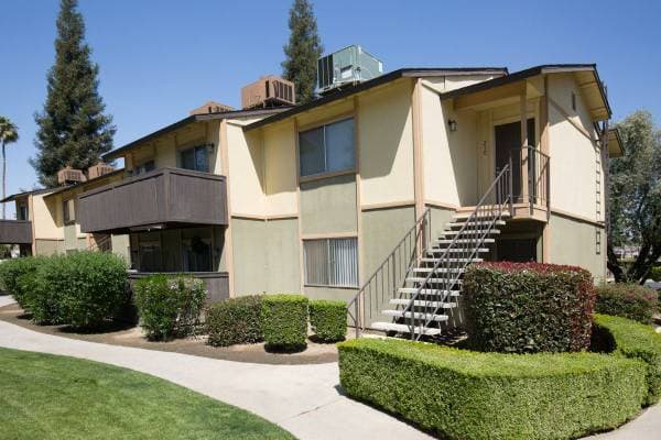 Bakersfield Apartment: 901 W. Columbus Street