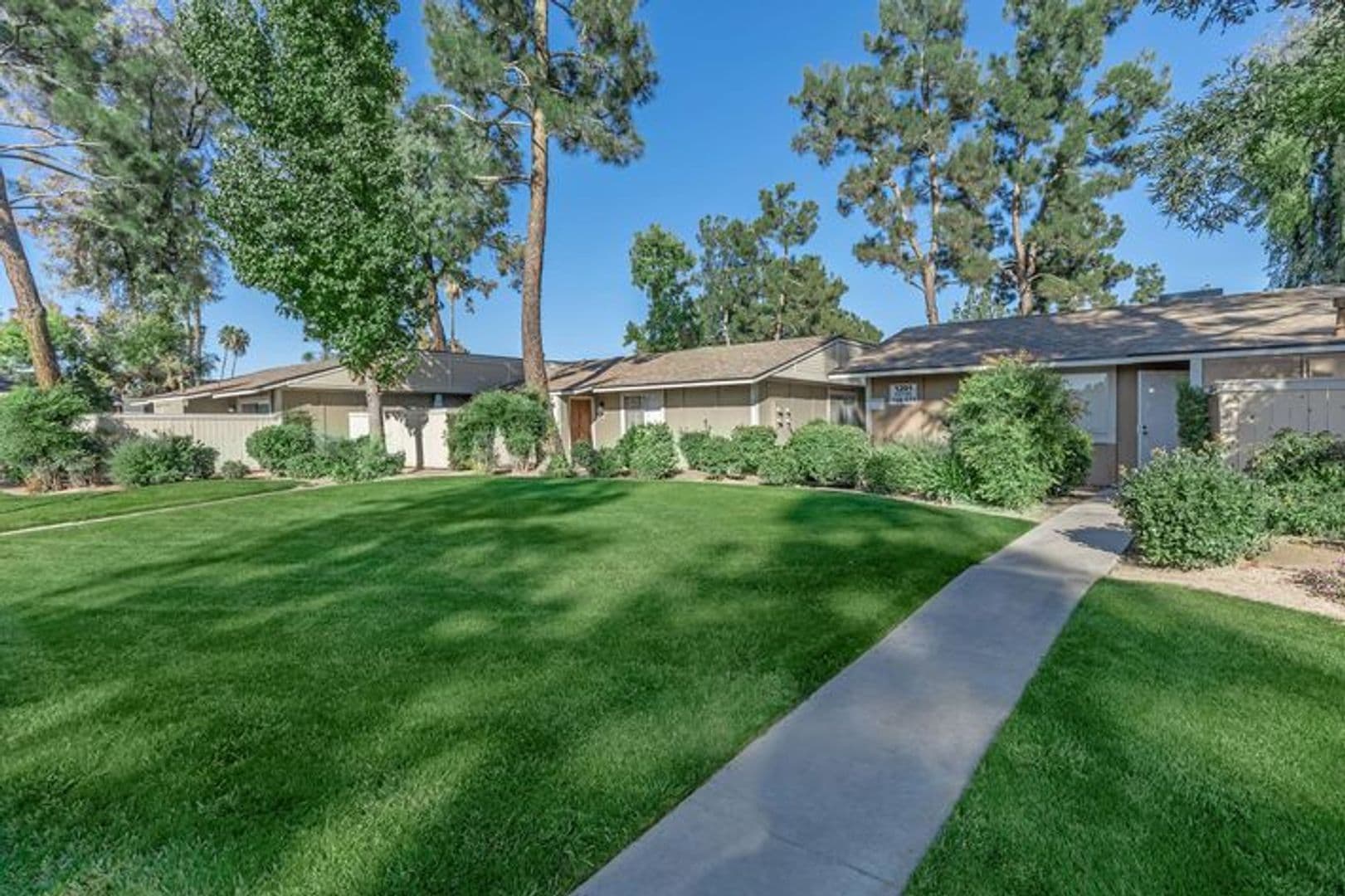 Clovis Apartment: 1201 Scott Ave.