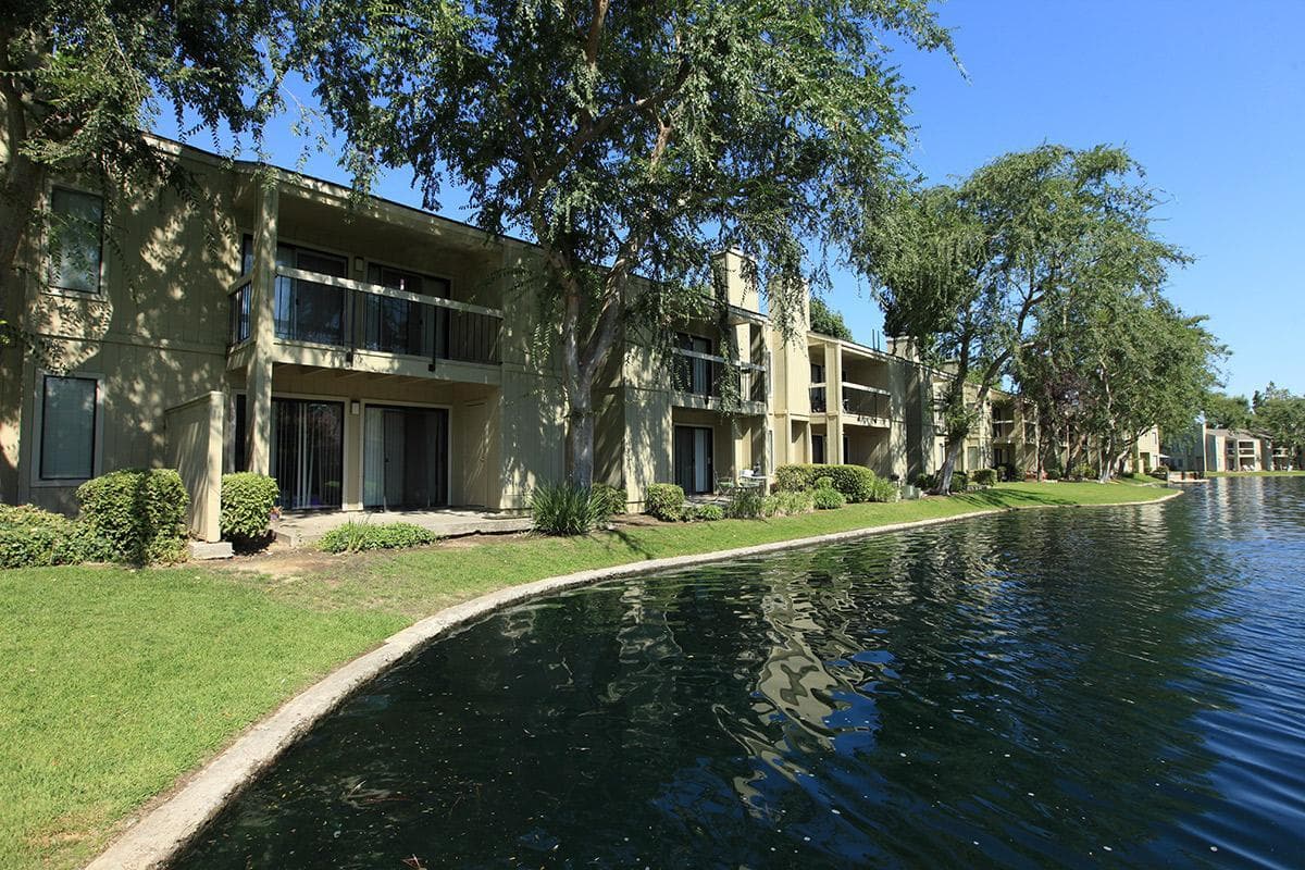 Bakersfield Apartment: 8200 Kroll Way