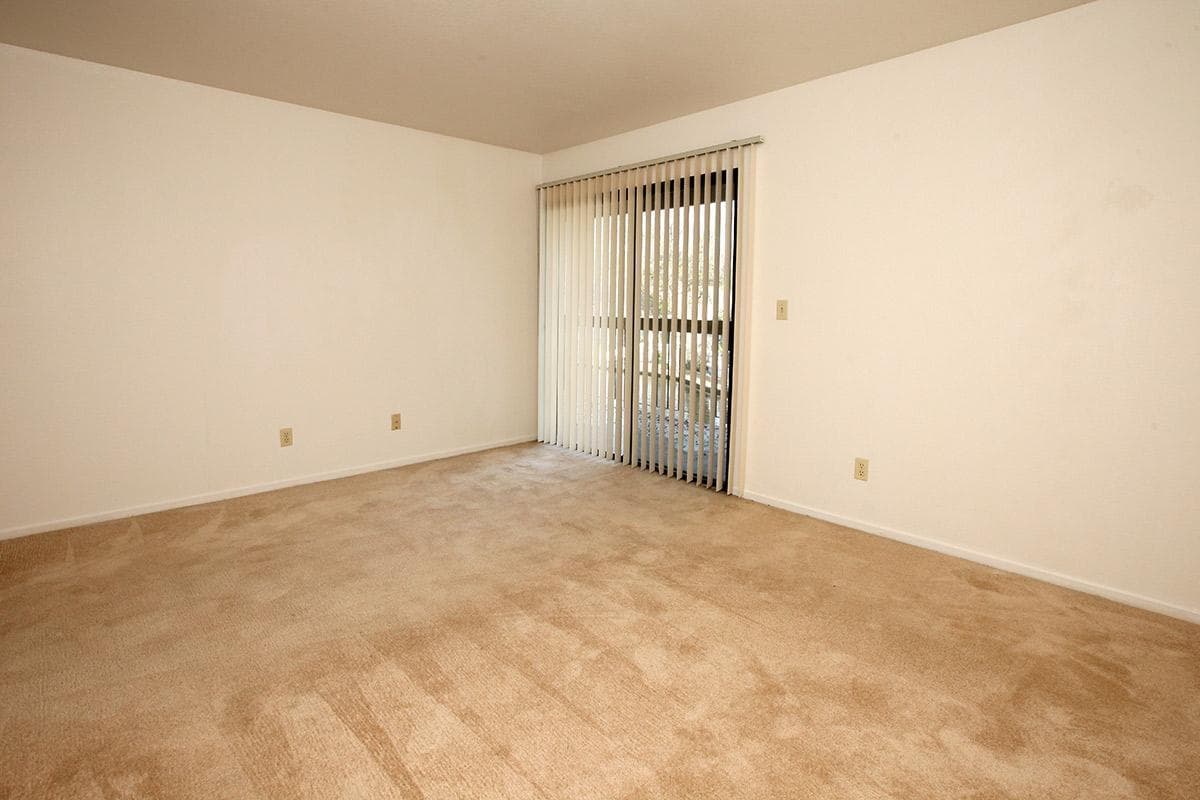 Bakersfield Apartment: 8200 Kroll Way