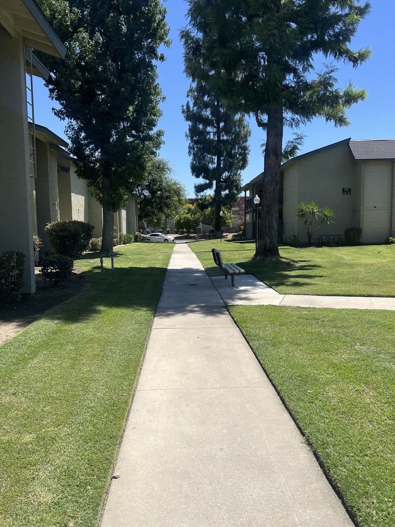 Bakersfield Apartment: 5051 Ming Ave.