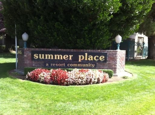 Fresno Apartment: 445 W Nees Ave