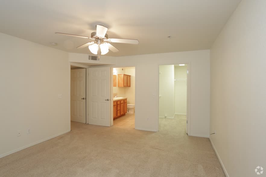 Fresno Apartment: 8755 N. Chestnut Avenue