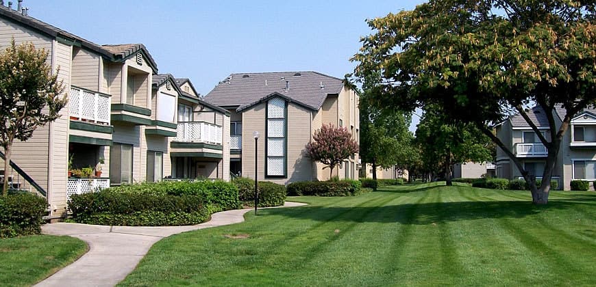 Bakersfield Apartment: 8101 Camino Media