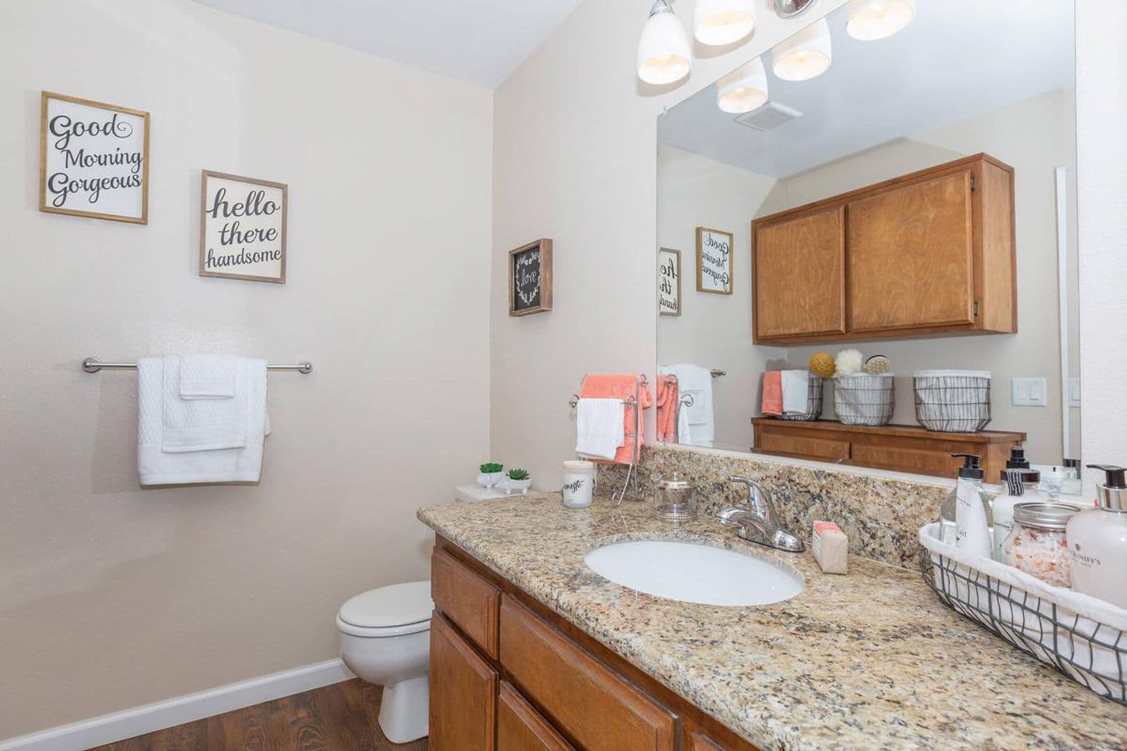 Bakersfield Apartment: 8101 Camino Media