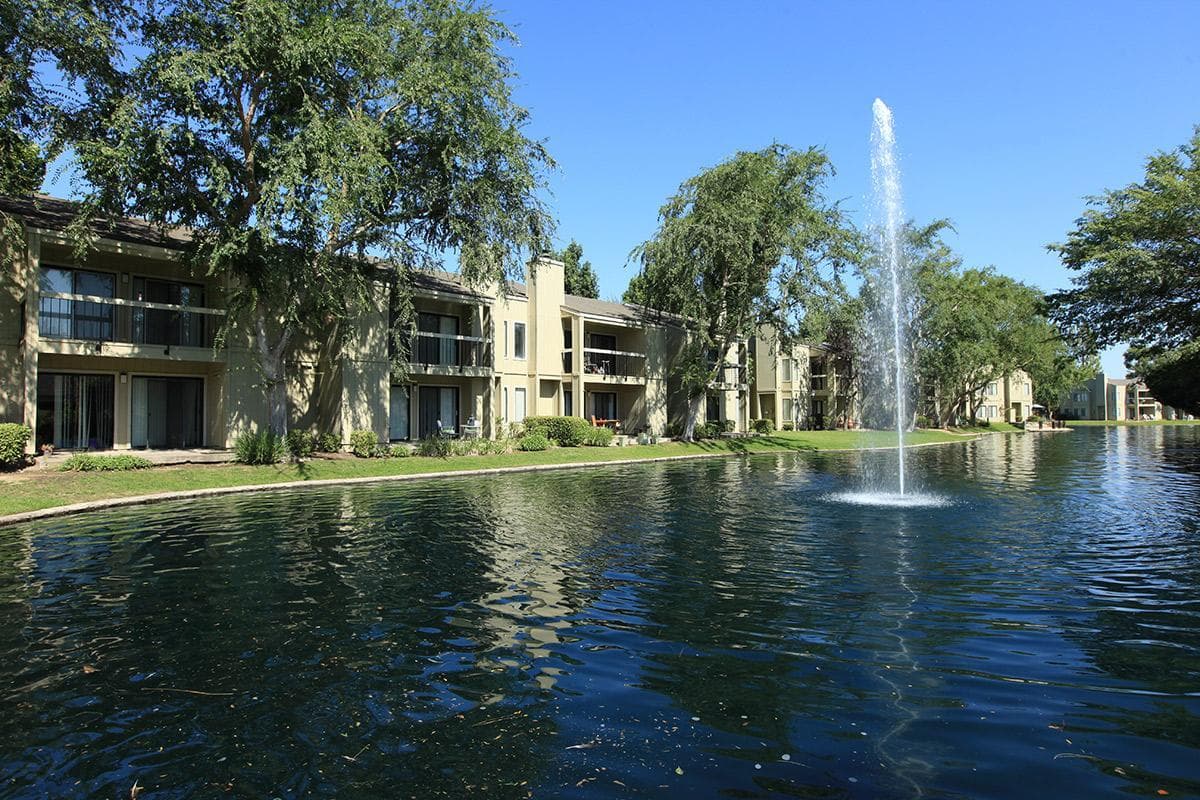 Bakersfield Apartment: 8200 Kroll Way