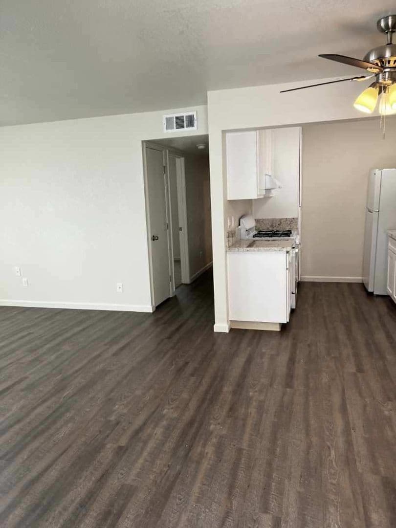 Fresno Apartment: 3294 E Dakota Ave.
