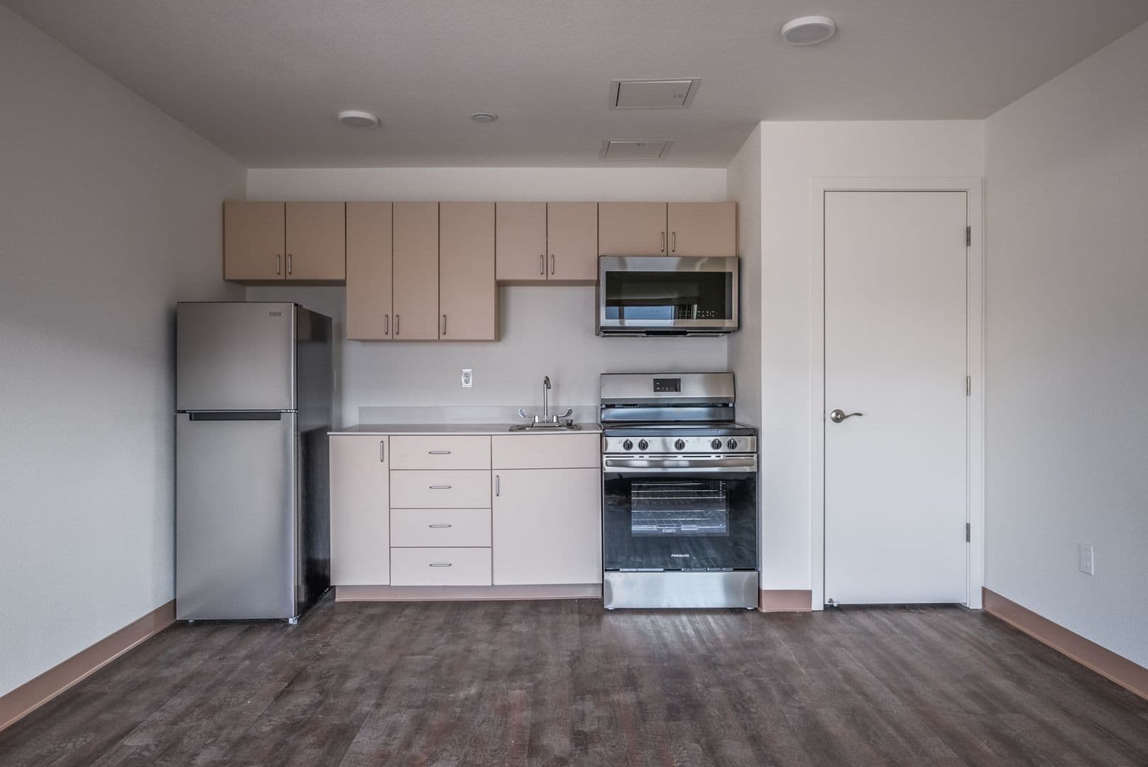 Fresno Apartment: 1840 Broadway Street