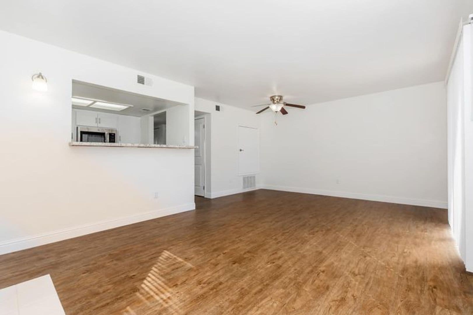 Fresno Apartment: 445 W Nees Ave