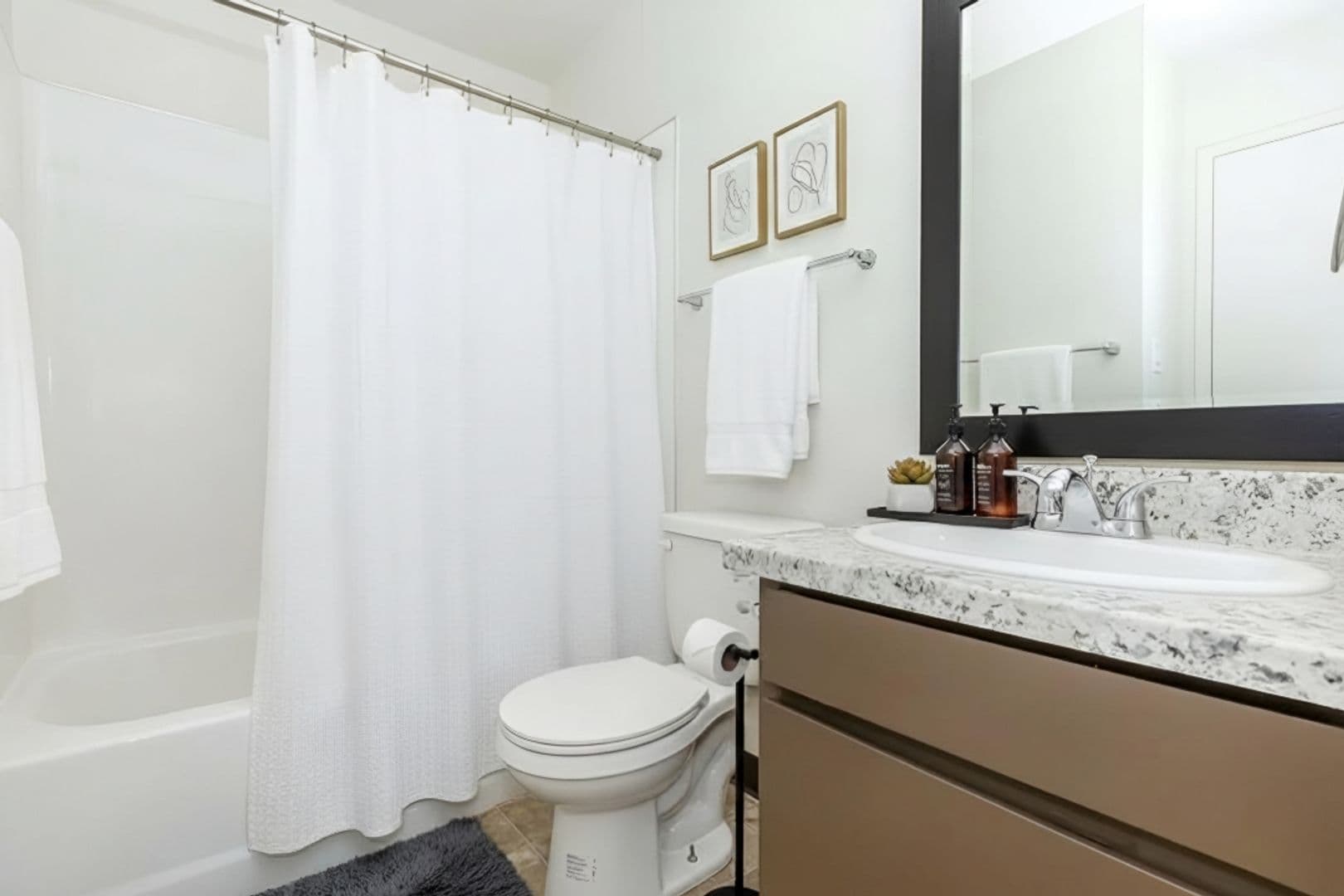 Clovis Apartment: 1108 Villa Ave.