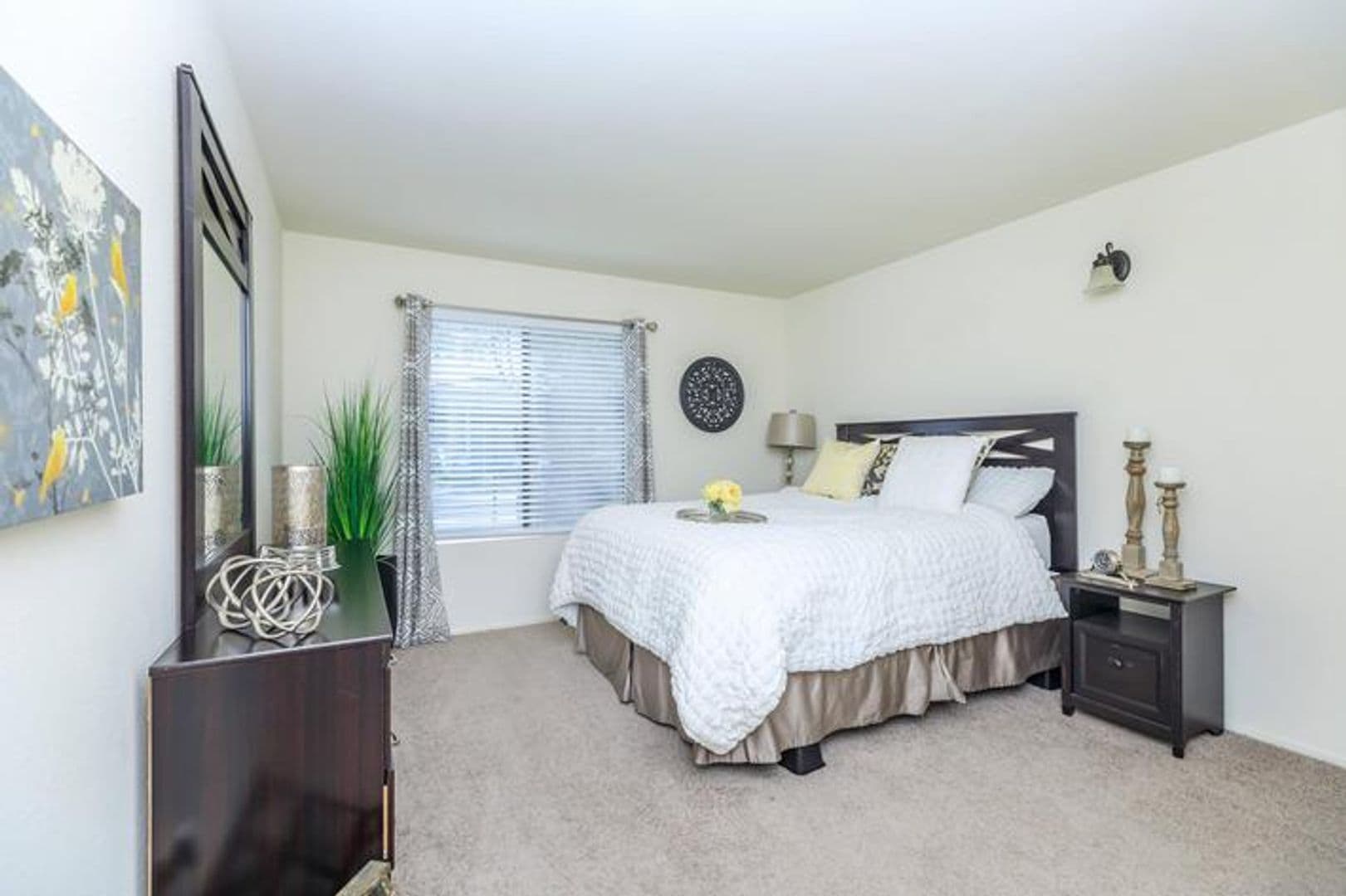 Fresno Apartment: 445 W Nees Ave