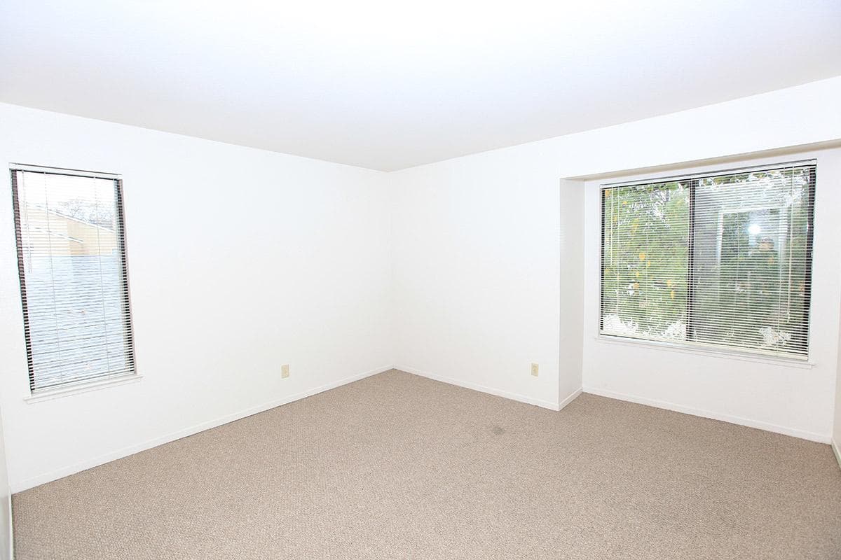 Bakersfield Apartment: 8200 Kroll Way