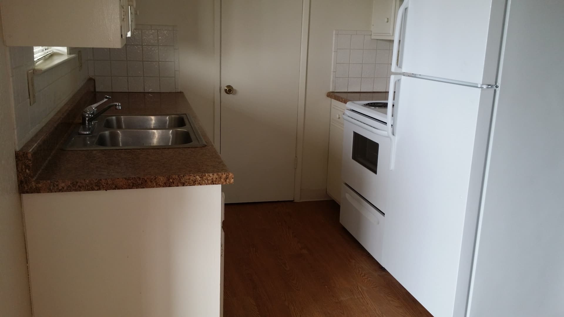 Clovis Apartment: 300 W Alamos Ave