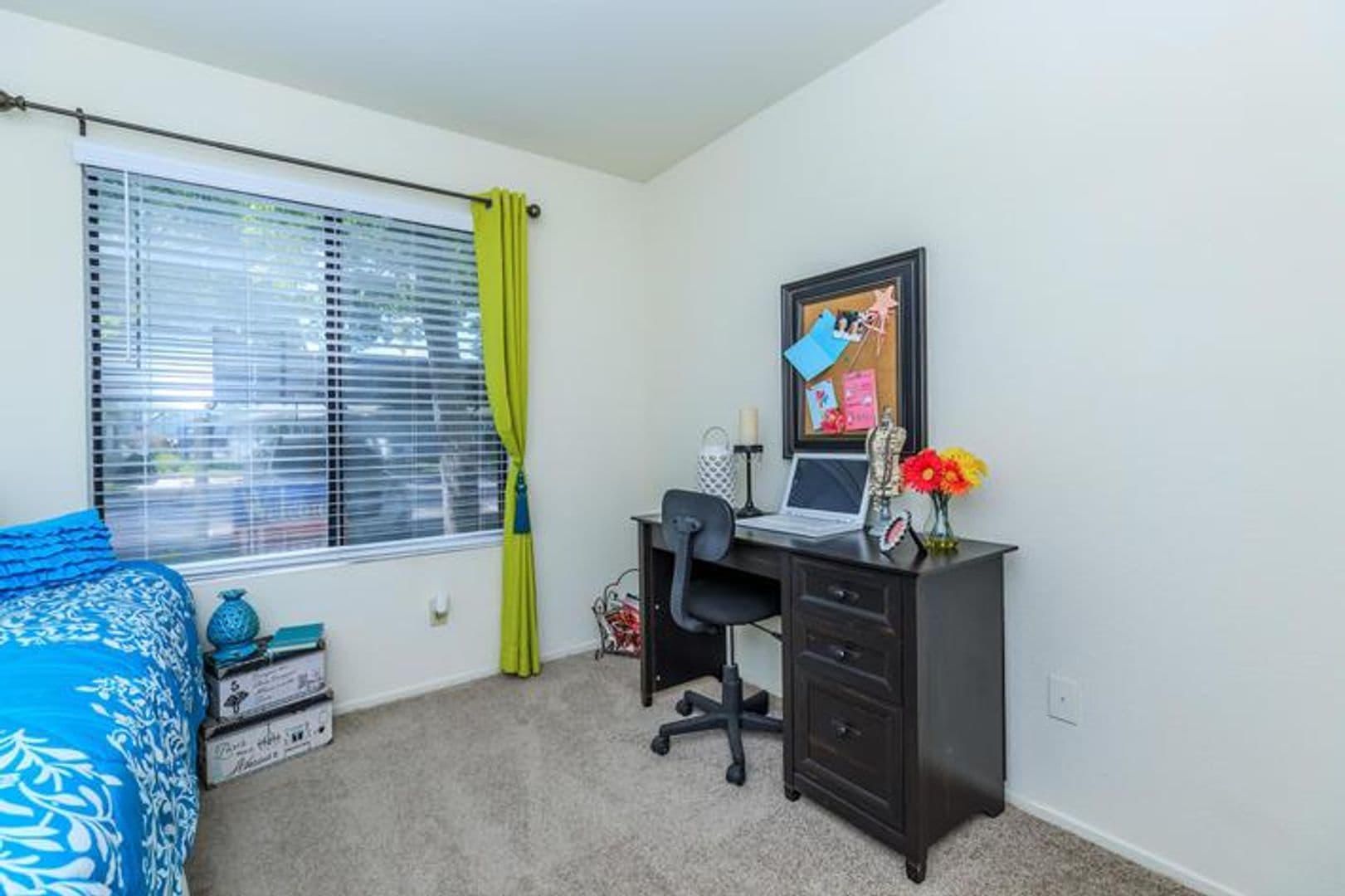 Fresno Apartment: 445 W Nees Ave