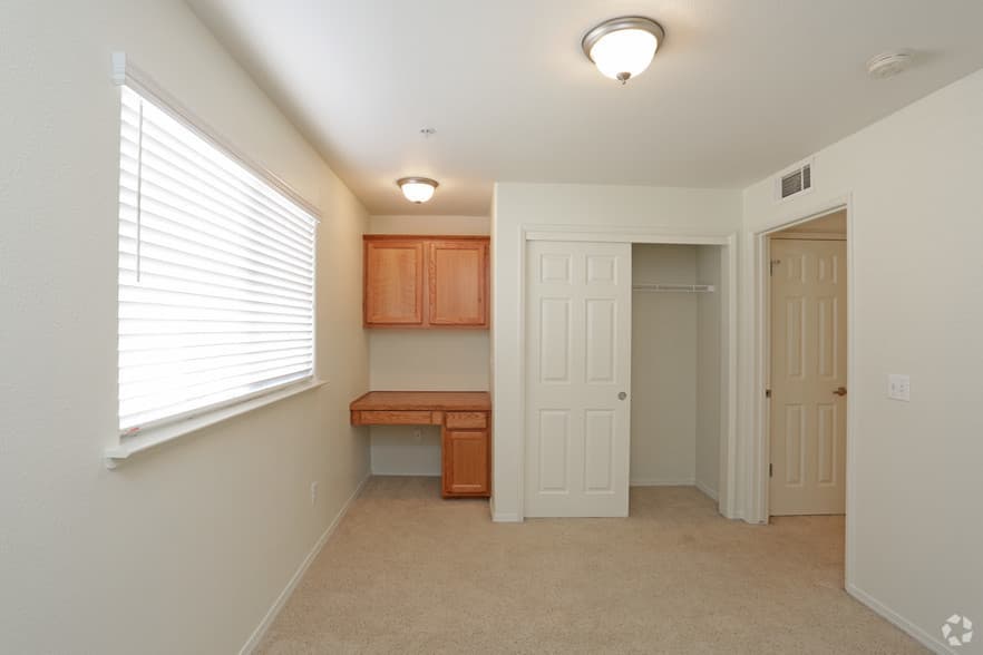 Fresno Apartment: 8755 N. Chestnut Avenue