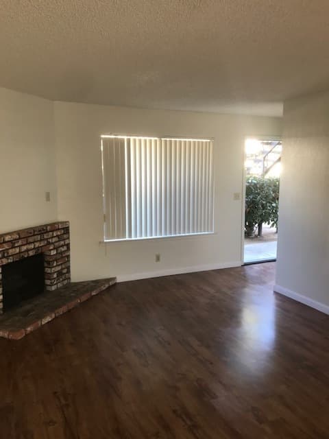 Clovis Apartment: 300 W Alamos Ave