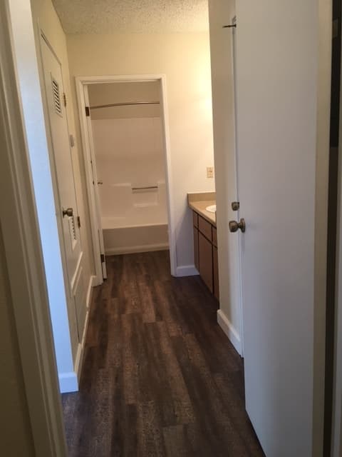 Lemoore Apartment: 333 E Cinnamon Dr.
