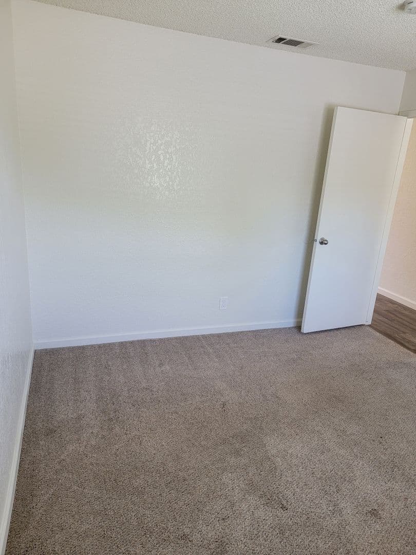 Fresno Apartment: 4294 N Hughes Ave.