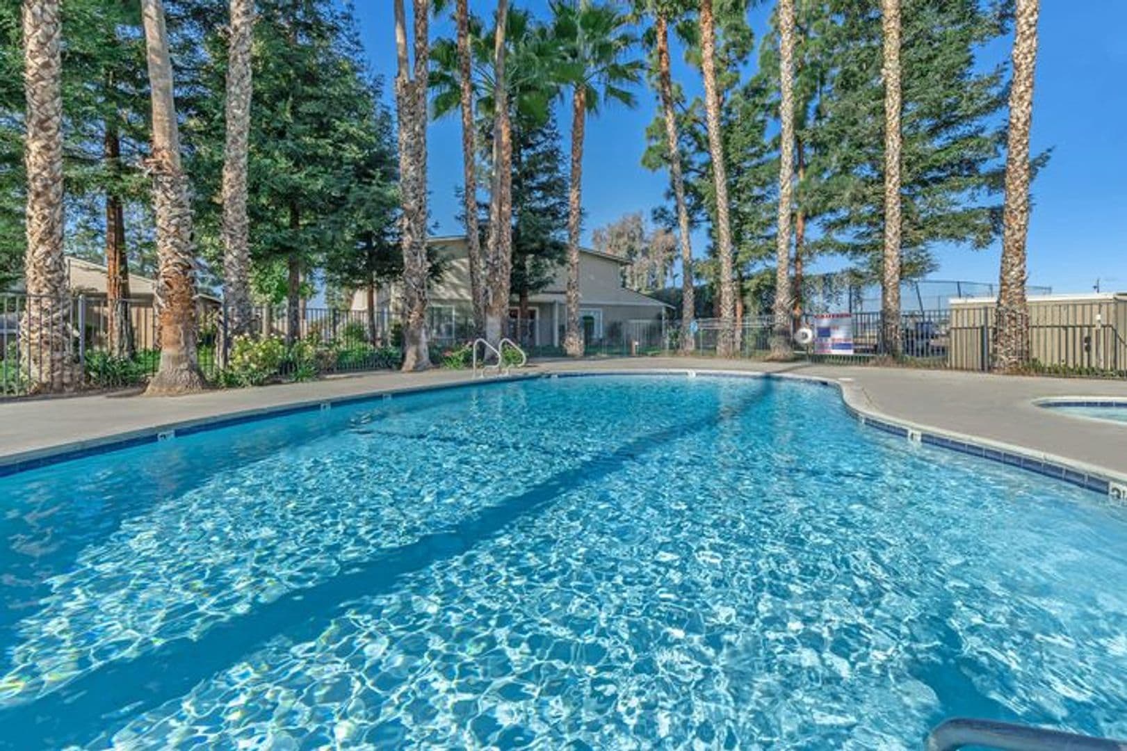 Clovis Apartment: 1201 Scott Ave.