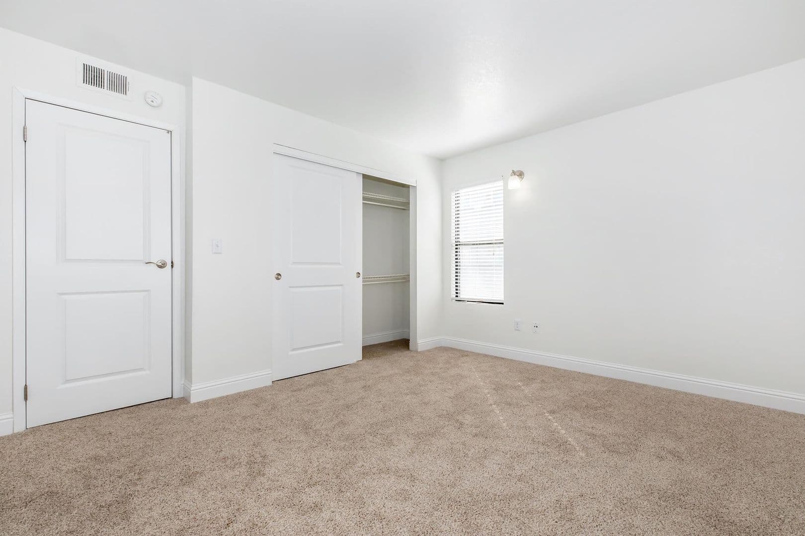 Fresno Apartment: 445 W Nees Ave