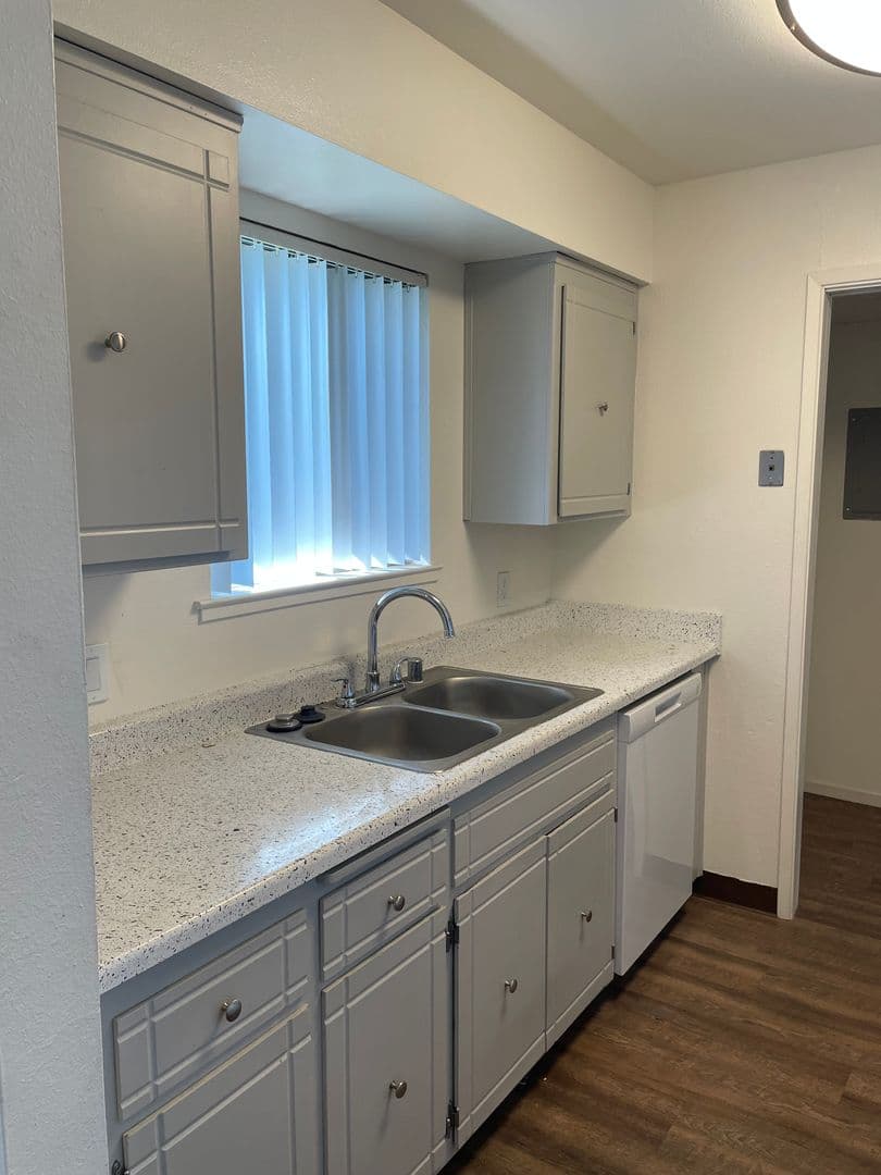 Merced Apartment: 3388 N. G St