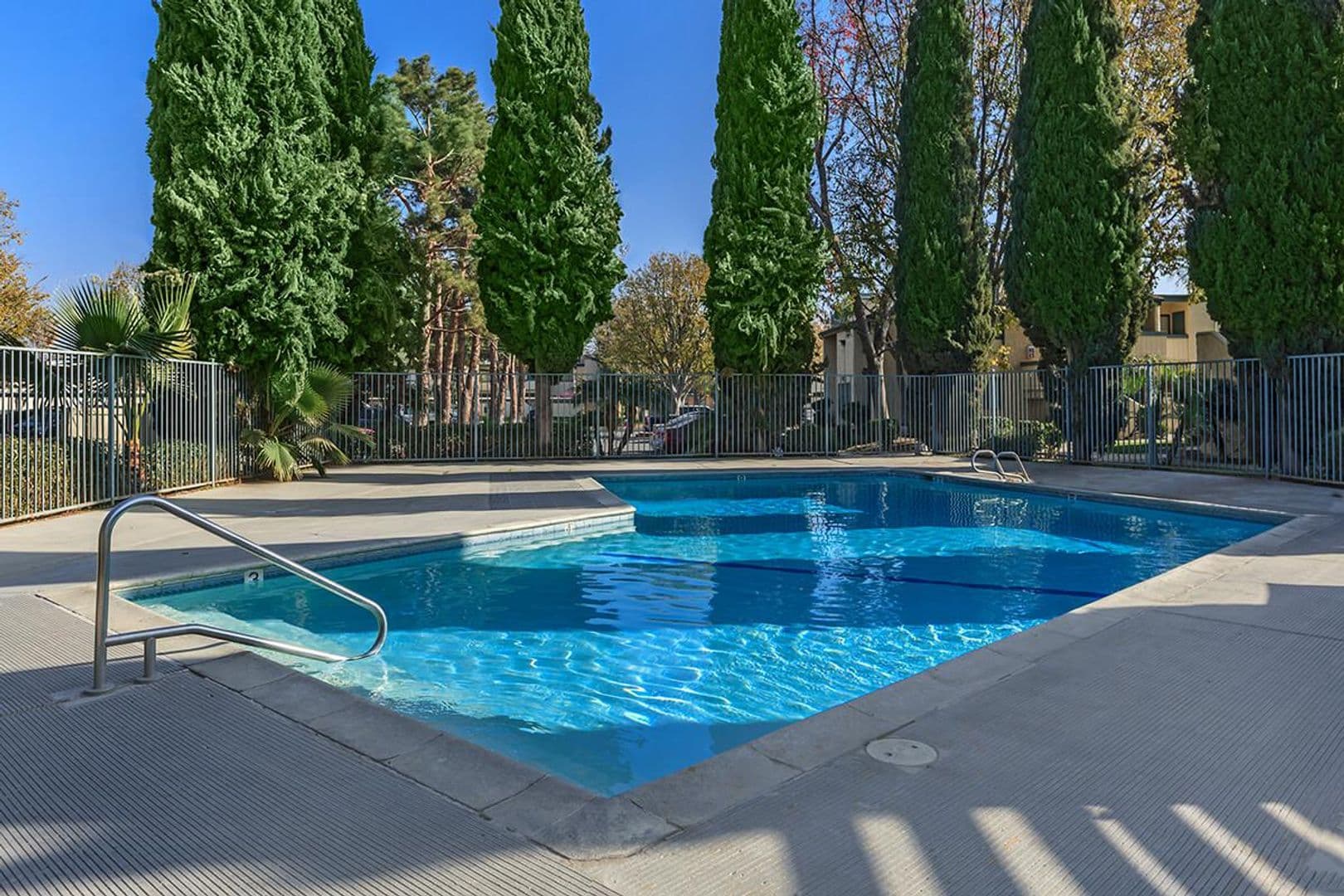 Bakersfield Apartment: 2601 S. Real Rd.