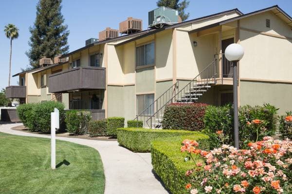 Bakersfield Apartment: 901 W. Columbus Street