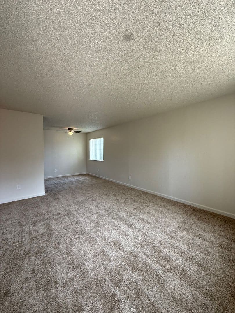 Clovis Apartment: 1108 Villa Ave.