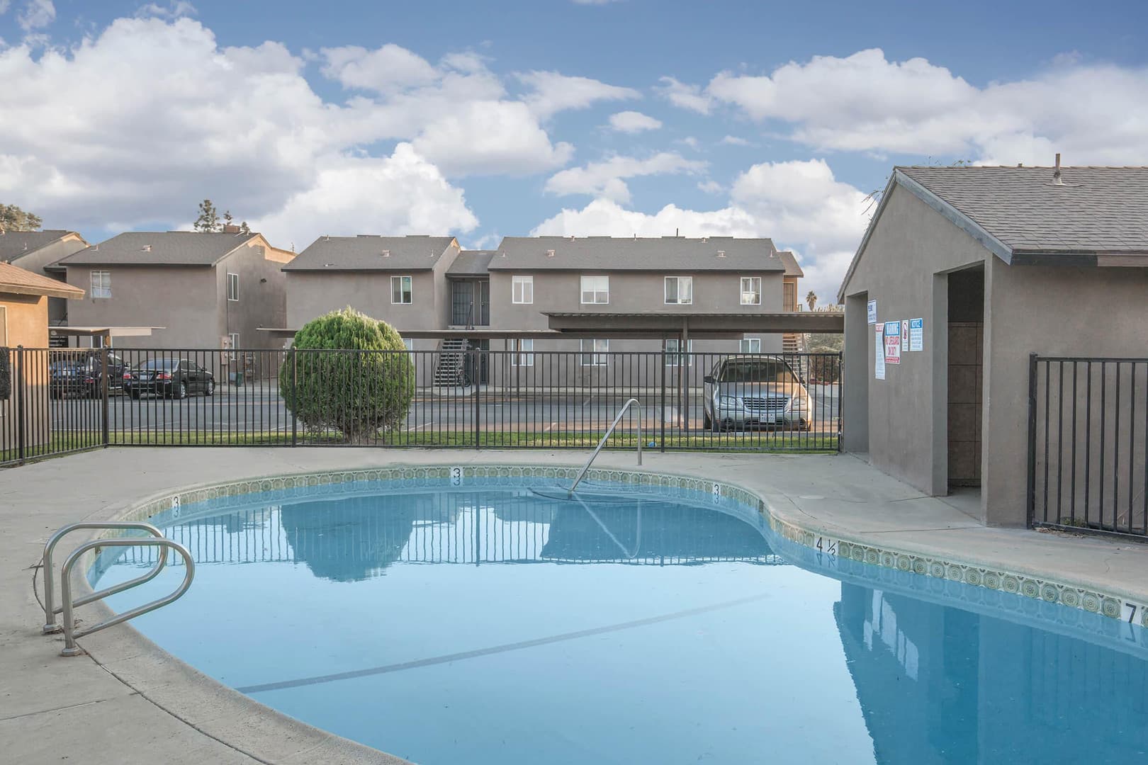 Bakersfield Apartment: 3901 Q Street