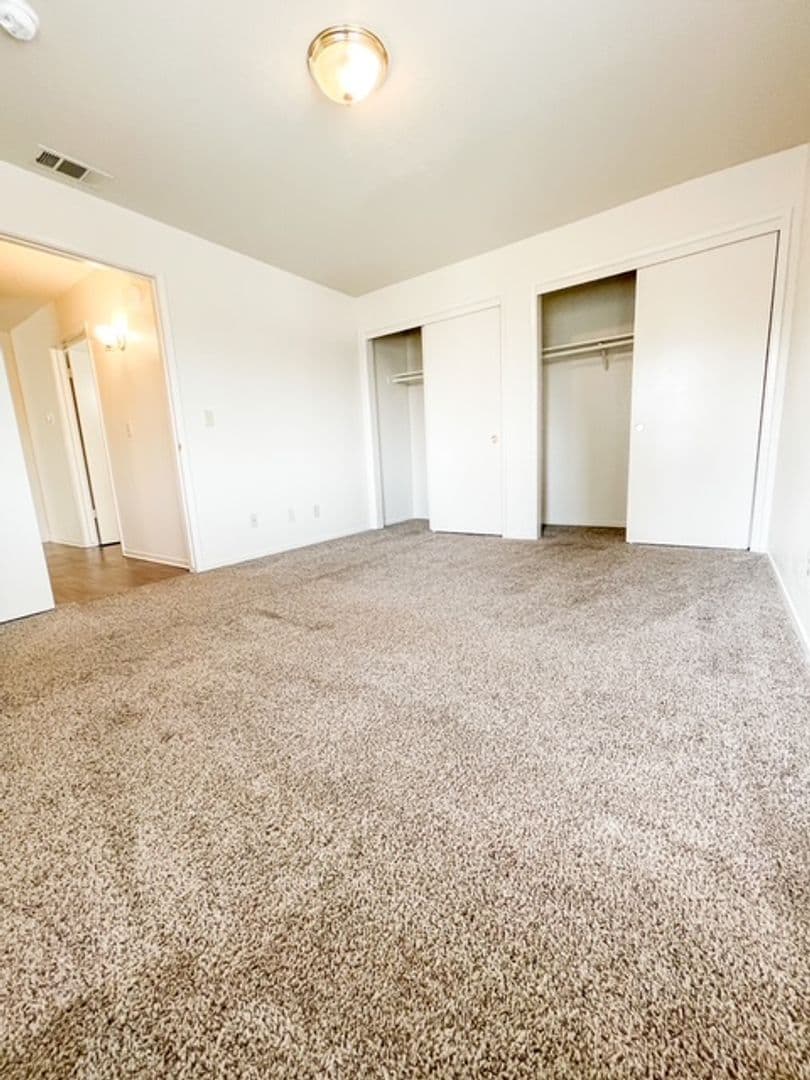 Fresno Apartment: 3207 W Shields Ave