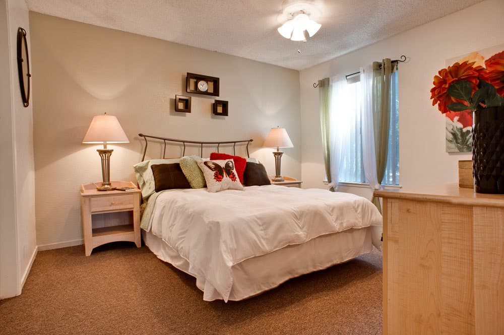 Bakersfield Apartment: 901 W. Columbus Street