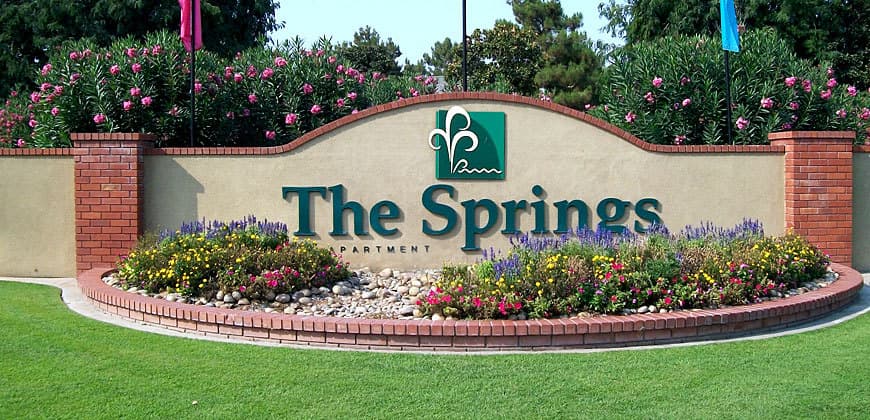 Bakersfield Apartment: 8101 Camino Media
