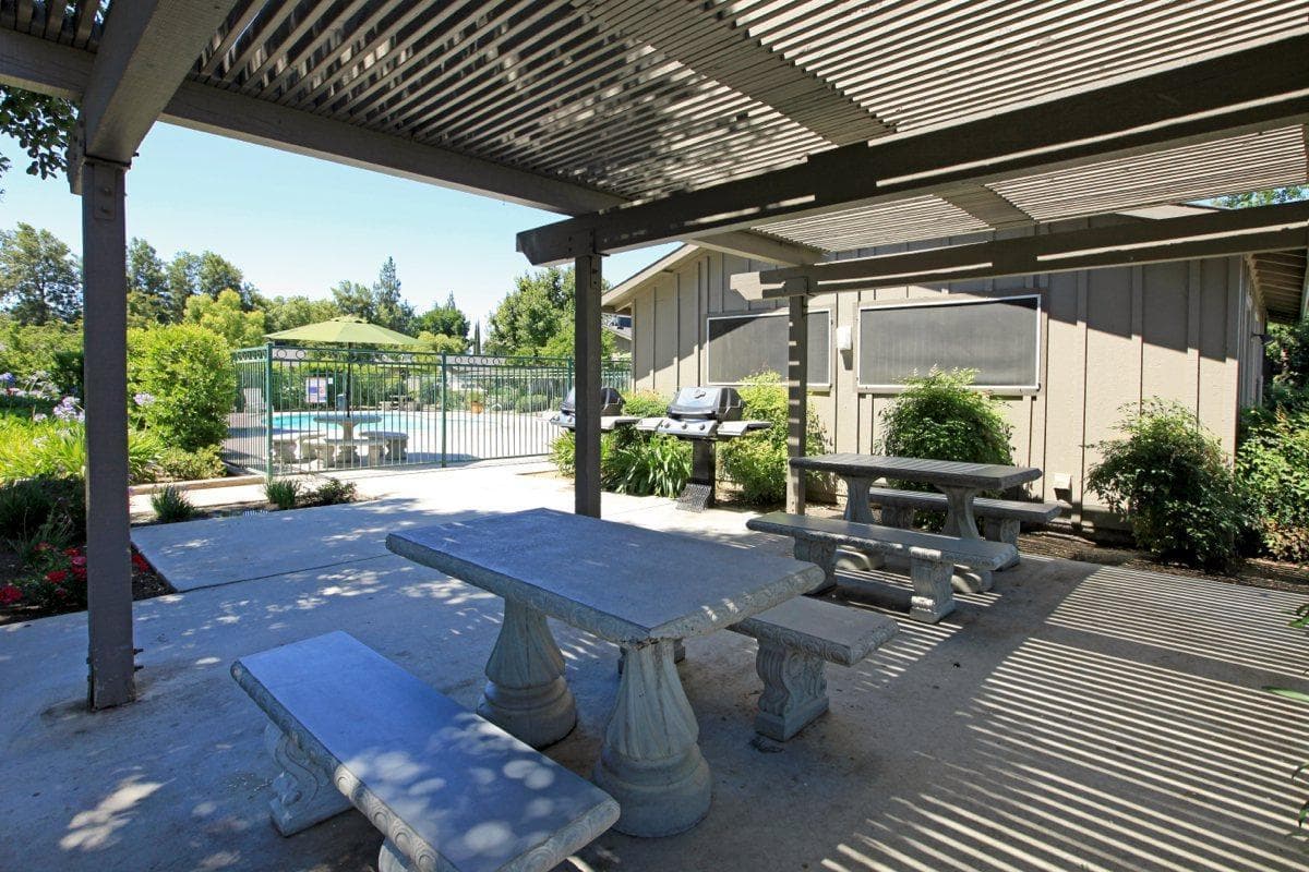 Clovis Apartment: 505 Villa Ave.