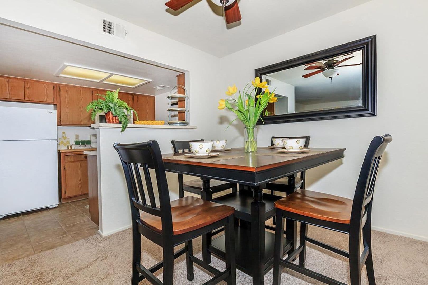 Fresno Apartment: 445 W Nees Ave