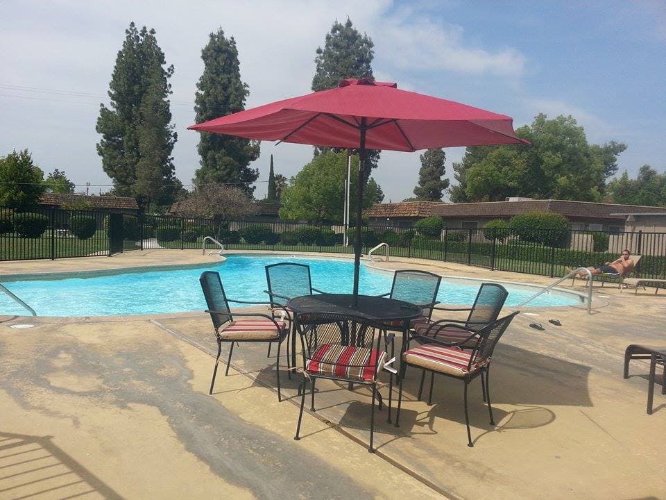 Fresno Apartment: 4735 E. Weldon