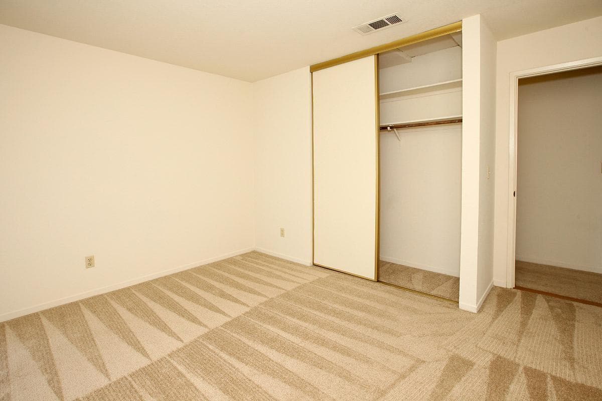 Bakersfield Apartment: 8200 Kroll Way
