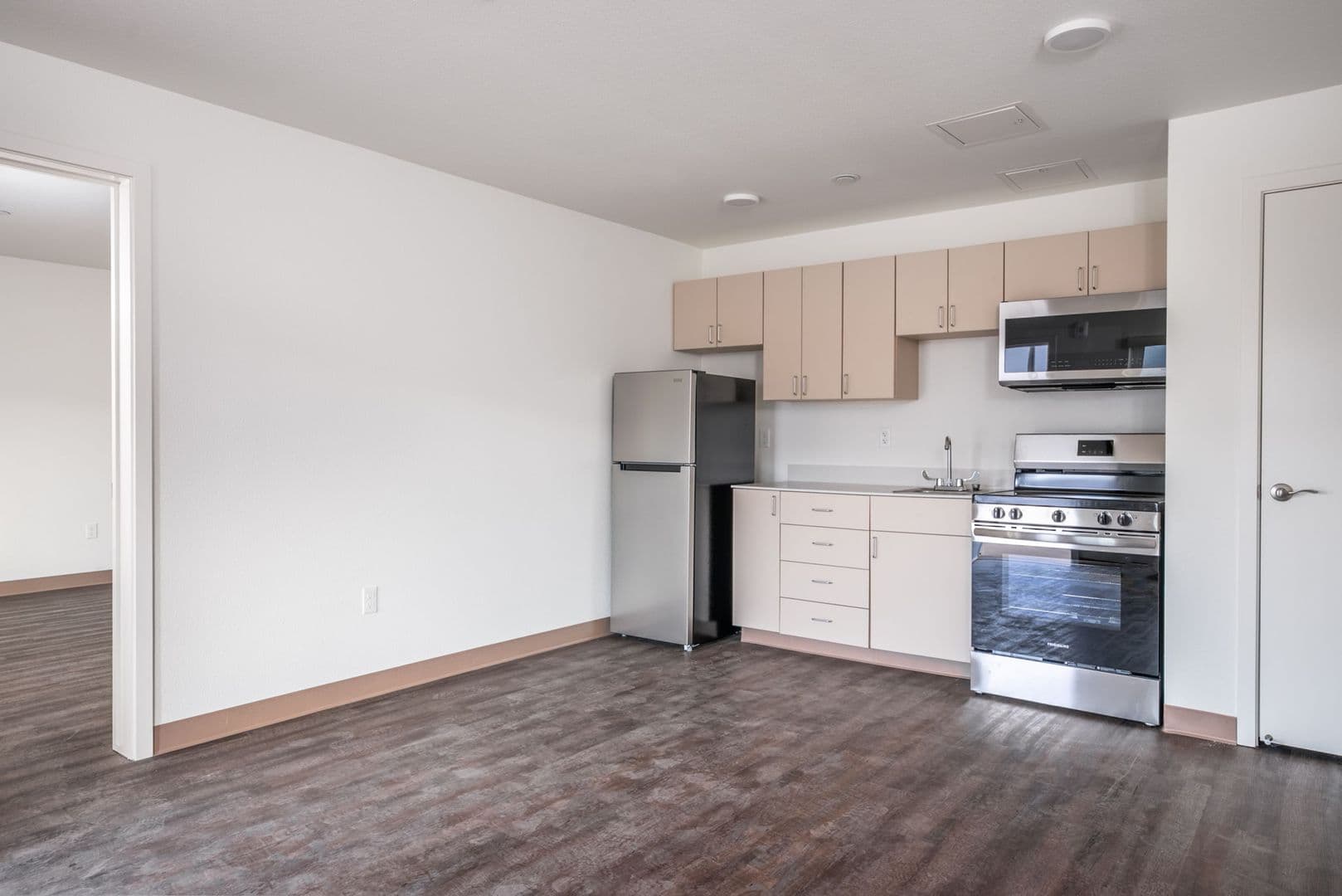 Fresno Apartment: 1840 Broadway Street