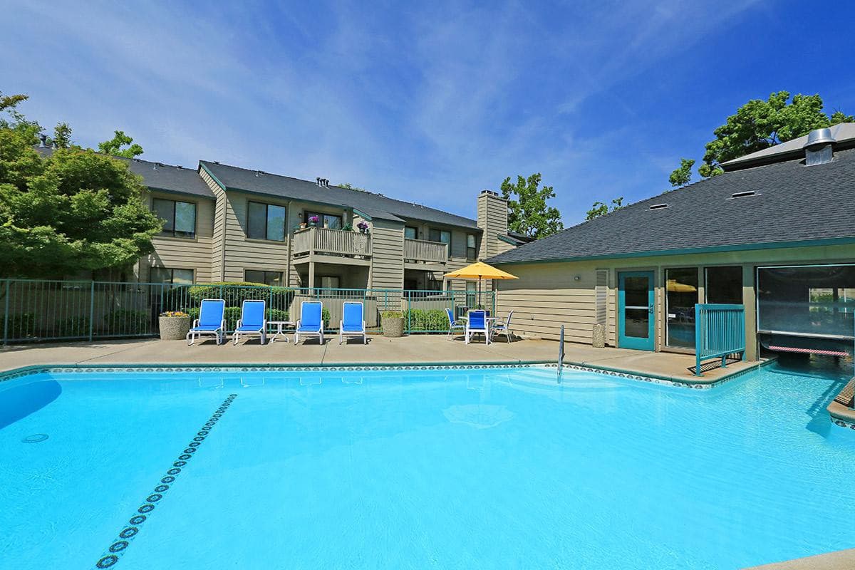 Fresno Apartment: 445 W Nees Ave